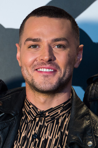 How tall is Matt Willis?